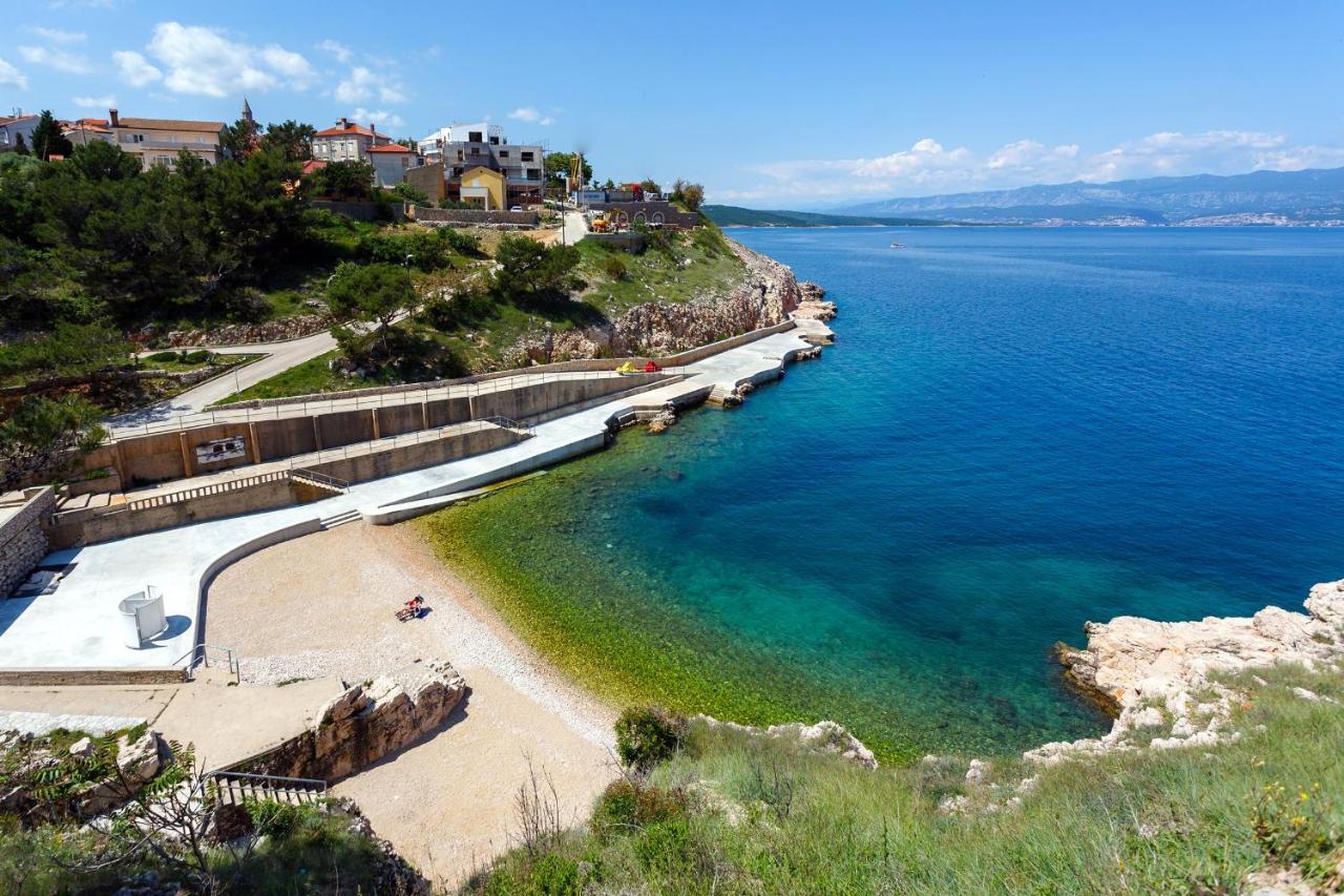 Apartments And Rooms With Parking Space Vrbnik, Krk - 5301 외부 사진