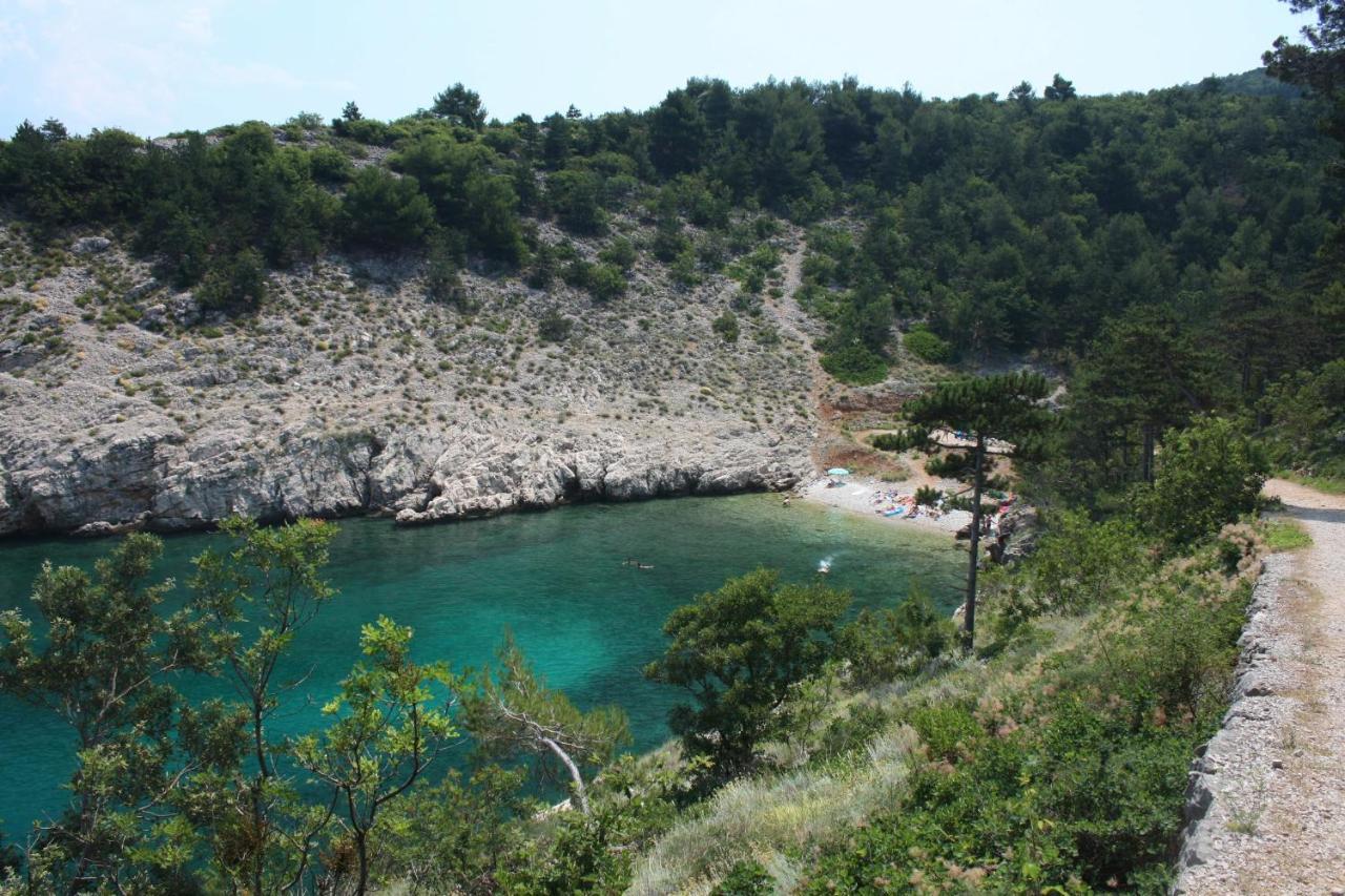 Apartments And Rooms With Parking Space Vrbnik, Krk - 5301 외부 사진