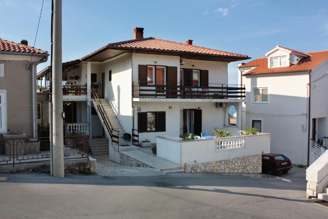 Apartments And Rooms With Parking Space Vrbnik, Krk - 5301 외부 사진